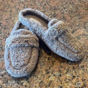 MIA TOO Cozy Tan Fuzzy Slippers with Chain Detail NEW 6